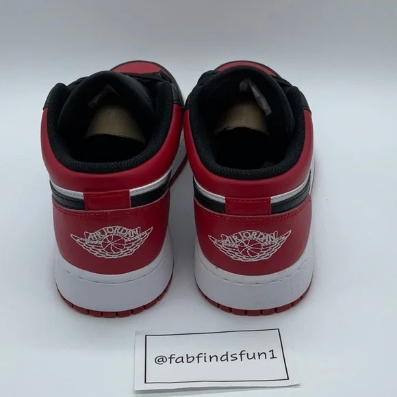 Nike AIR JORDAN 1 LOW GS - Picture 3 of 6